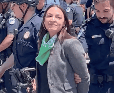 AOC The Actress