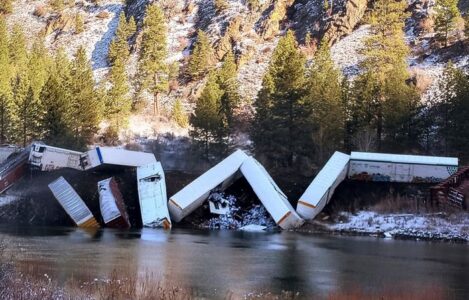 ANOTHER TRAIN DERAILMENT: Beer Thrown All Over The River Banks in Montana