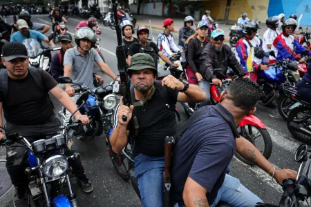 Caracas Tensions Rise as Pro-Maduro Militants Brandish Russian Weapons Against Trump Supporters