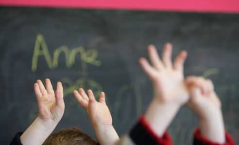 Report: Migrants Replacing American Teachers For Lower Pay