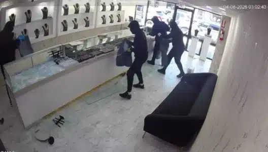 New Jersey Mother and Daughter Fend Off Robbery Suspects in Caught-on-Camera Incident
