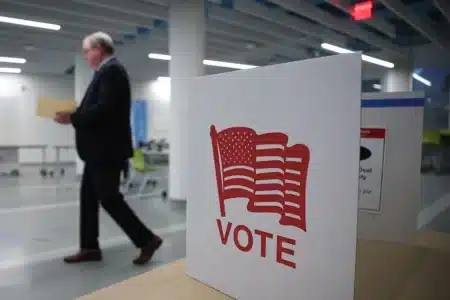 Virginia Voters Narrowly Back New District Maps That May Shift House Control to Democrats